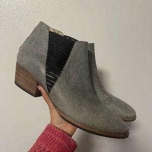 Aquatalia Leather Grosgrain Trim Chelsea Boots